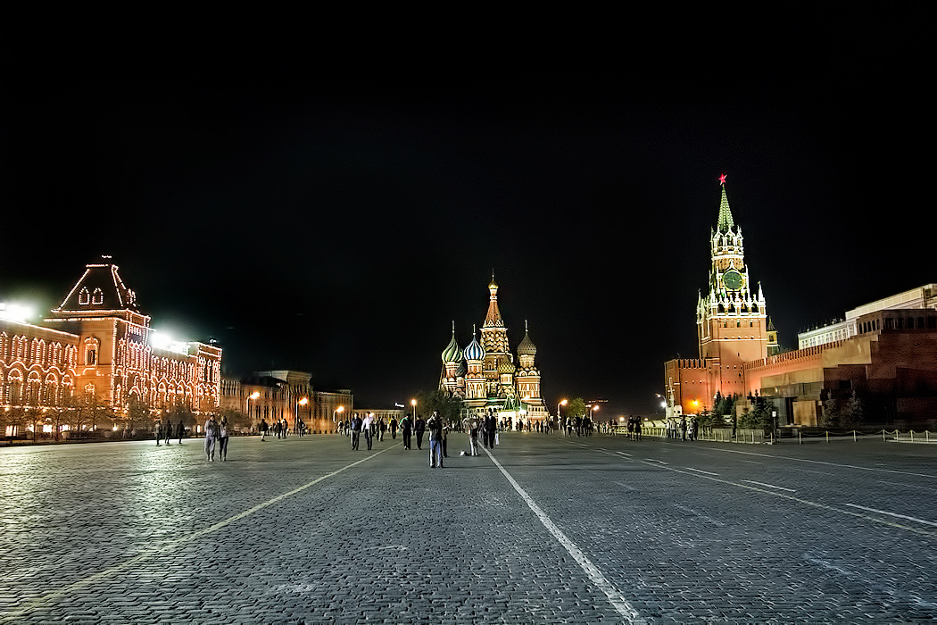 Площадь москвы видео. Красная площадь. Ночная красная площадь. Красная площадь ночью. Площадь ночью.